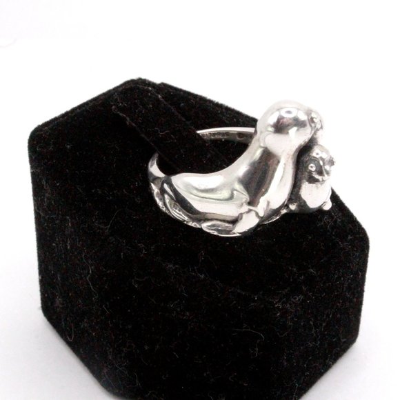 Contemporary Modern Sterling Silver Sea Lions Mom & Pups Ring - Picture 6 of 12